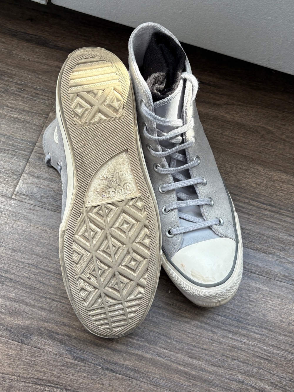 Converse High-Top Sneakers in Light Gray and White - Picture 4 of 4